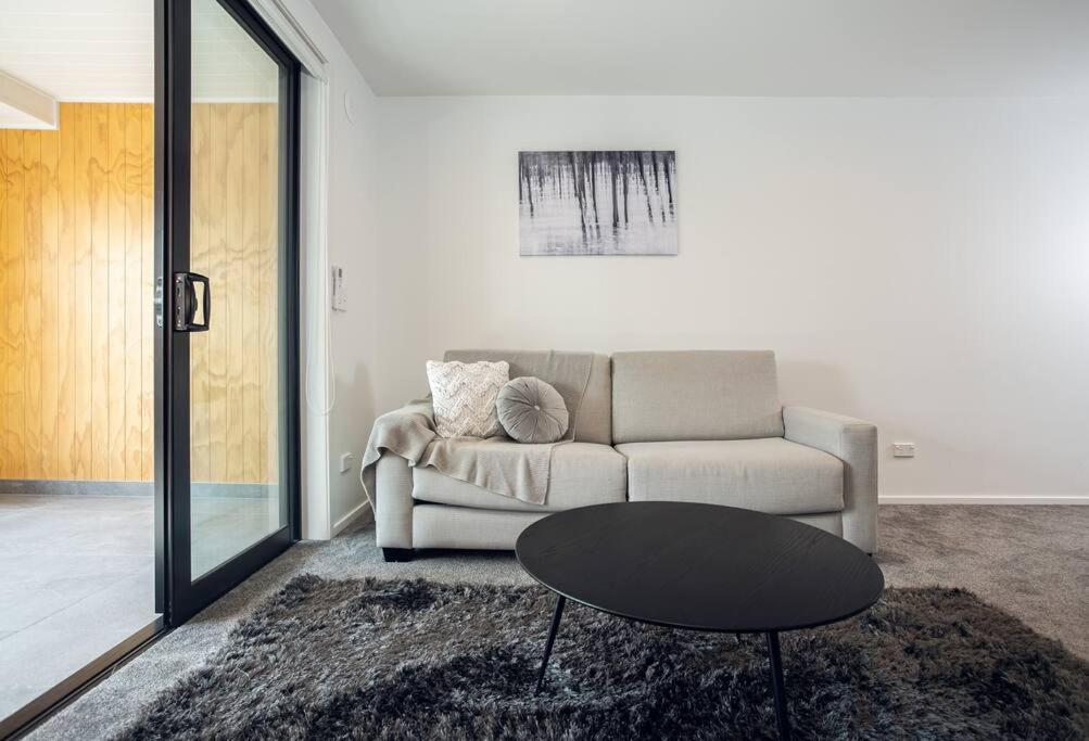 Stellar Central City Apartment - Hagley Park Christchurch Kültér fotó